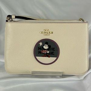 New Coach Minnie Mouse Large Wristle